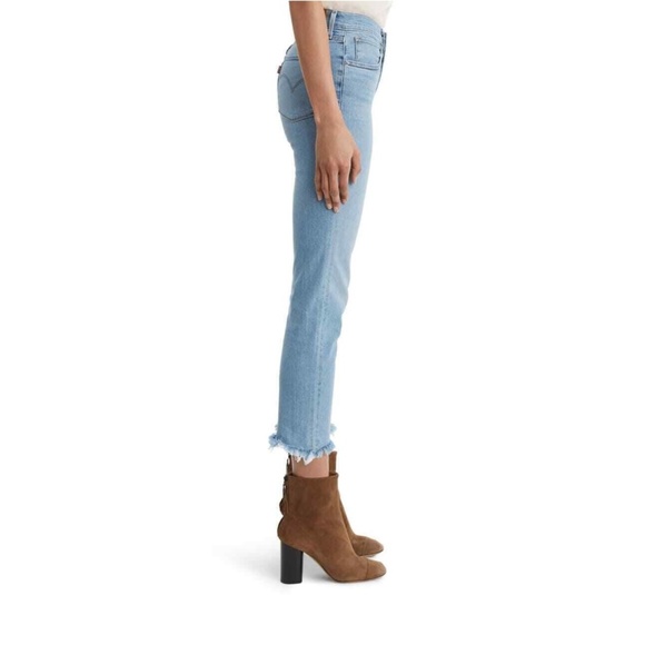 Levi's 724 High Rise Crop Straight Leg Jeans in Light Wash Blue - Picture 4 of 6